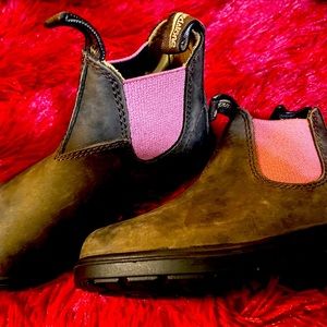 Brown toddler boots size 9